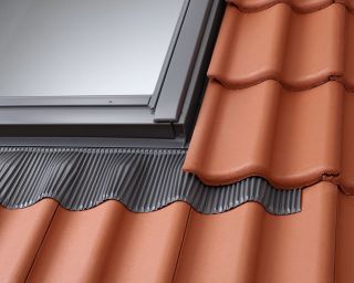 Picture of Velux 780mm x 1400mm Replacement Single Tile Flashing
EW MK08 0000