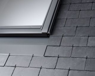 Picture of Velux 550mm x 980mm Recessed 8mm Slate Flashing Including BDX Collar
EDN CK04 2000