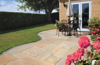 Picture of Pavestone Premium Calibrated Sandstone Slab Golden Fossil 290mm x 290mm